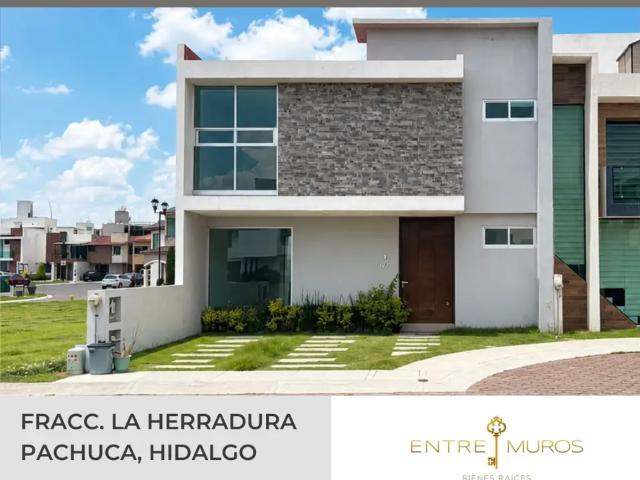 CASA EN RENTA EN LA HERRADURA