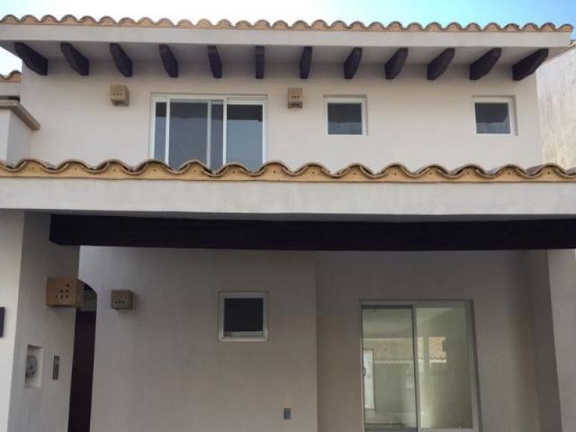 CASA EN RENTA EN LA PRIVADA LA RIOJA DE MAYORAZGO