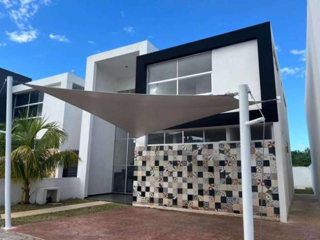 Casa en renta en la privada villas adhara