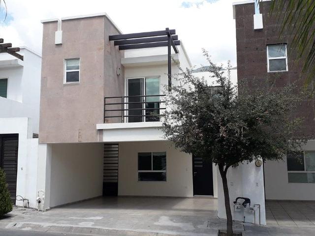Casa en Renta en La Rioja Residencial de la Sierra
