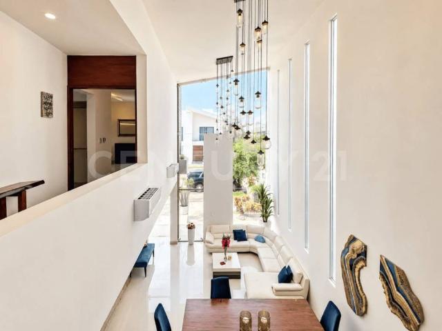 CASA EN RENTA EN LAGOS DEL SOL