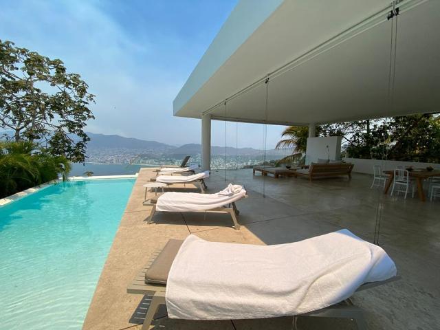 CASA EN RENTA EN LAS BRISAS ACAPULCO