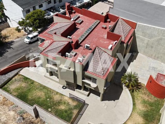 CASA EN RENTA EN LOMAS DE AGUA CALIENTE, TIJUANA