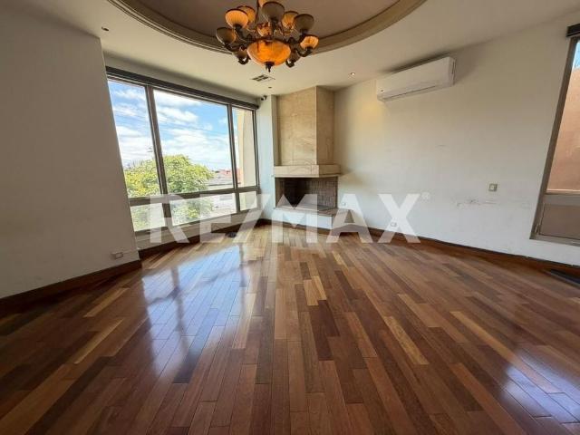CASA EN RENTA EN LOMAS DE AGUA CALIENTE, TIJUANA
