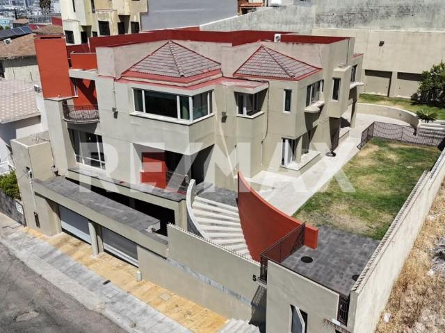 CASA EN RENTA EN LOMAS DE AGUA CALIENTE, TIJUANA