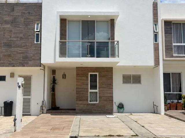 Casa en renta en Lomas de Angelópolis, Ocoyucan, Puebla