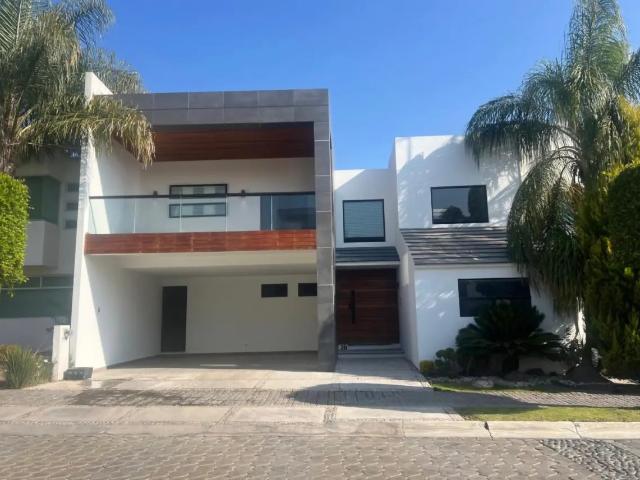 Casa en renta en Lomas de Angelópolis, San Andrés Cholula, Puebla