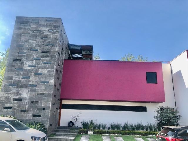 CASA EN RENTA EN LOMAS DE BELLAVISTA