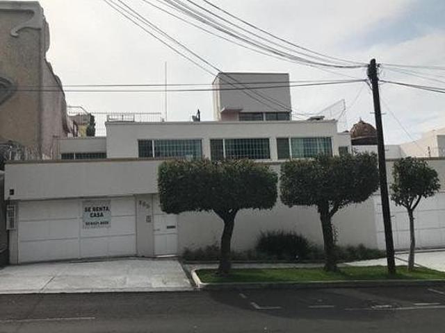 Casa en renta en Lomas de Chapultepec | 4 recámaras, jardín y seguridad 24 ho