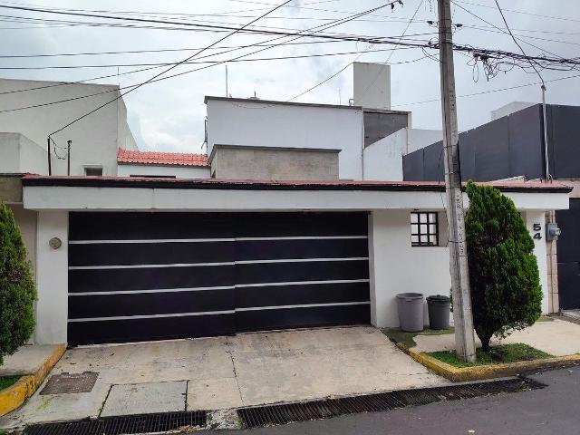 Casa en RENTA en LOMAS DE LAS ÁGUILAS!