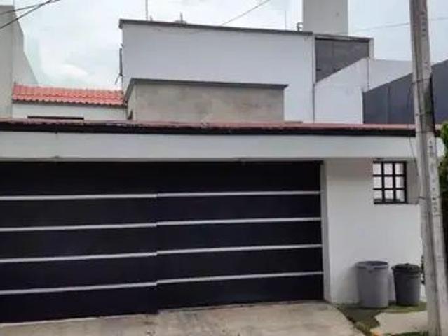 Casa en RENTA en LOMAS DE LAS ÁGUILAS!