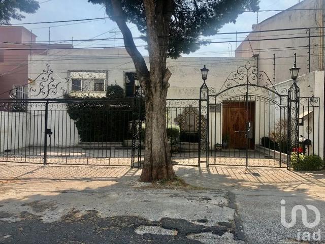 Casa en Renta en Lomas de Tecamachalco, Naucalpan de Juárez, Estado De México