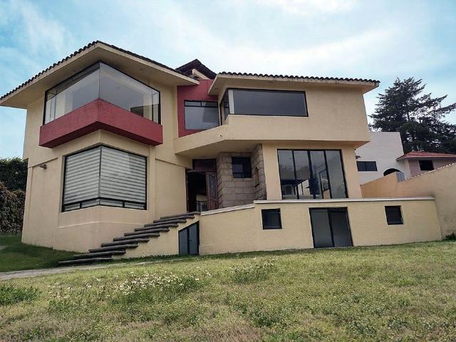 CASA EN RENTA en Lomas de Valle Escondido