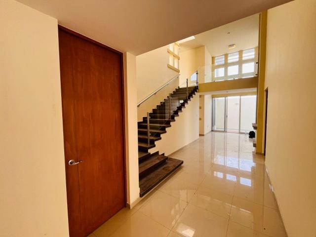 Casa en RENTA en Lomas del Tecnol?gico a una cuadra de Plaza San Luis