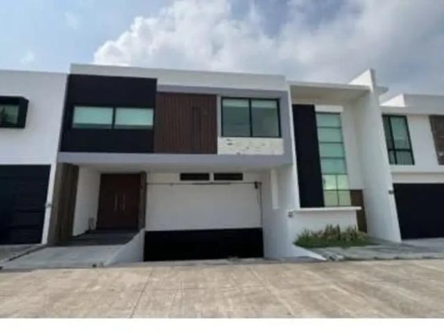 Casa en Renta en Lomas Diamante con Cocina Integral y Seguridad