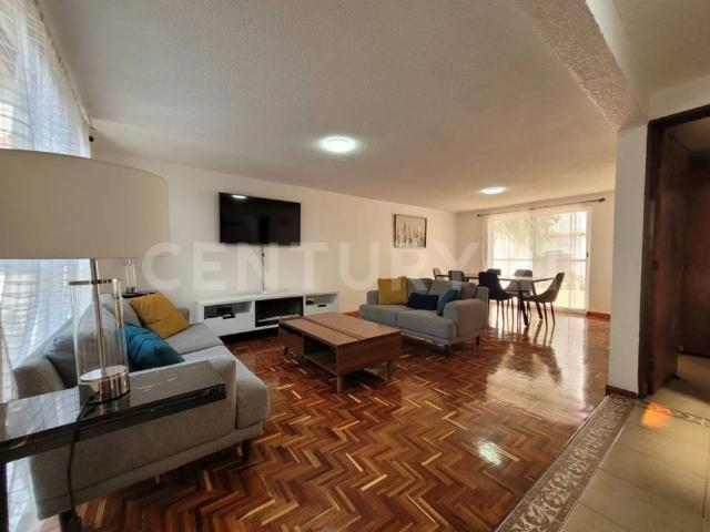 CASA EN RENTA EN LOMAS ESTRELLA