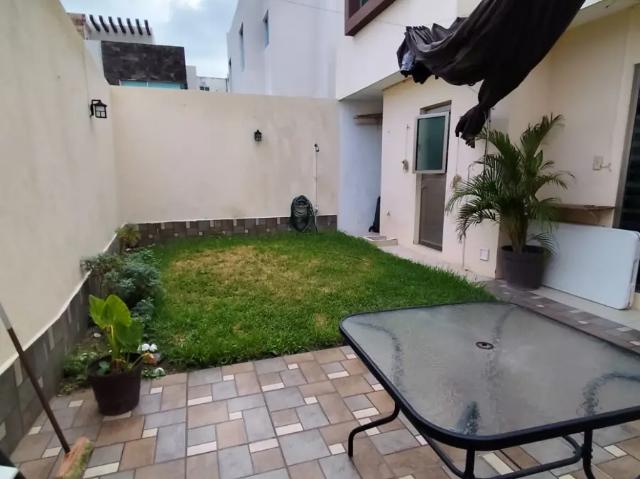CASA EN RENTA EN LOMAS RESIDENCIAL