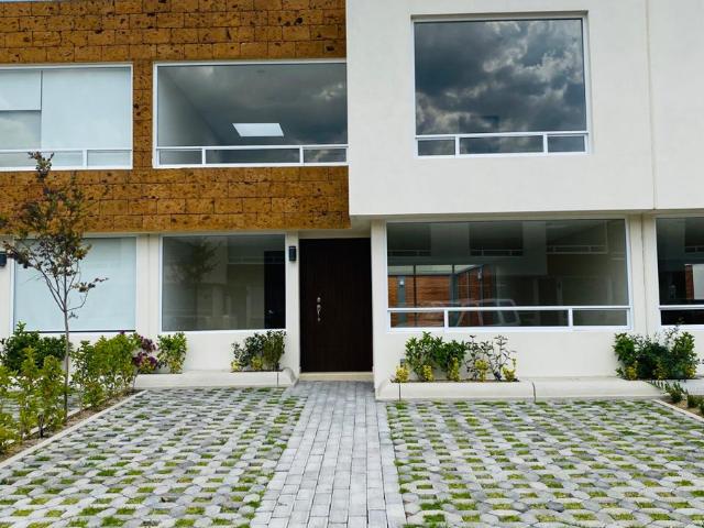 Casa en renta en Lomas Virreyes, Calimaya, México