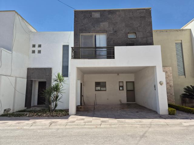 CASA EN RENTA EN LOS VIÑEDOS