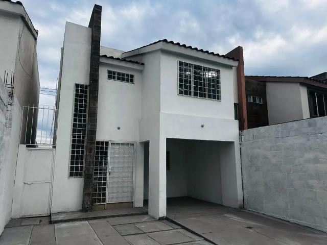 Casa en Renta en Los Viñedos, Torreón: Amplia y Bien Ubicada