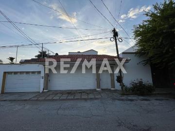 Casa en Renta en Los Laureles