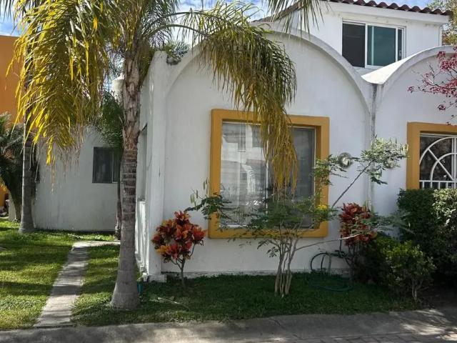 Casa en Renta en Los Olivos de Tlaquepaque con Jardín y Alberca
