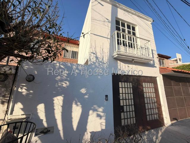 Casa en Renta en Los Olivos, Queretaro