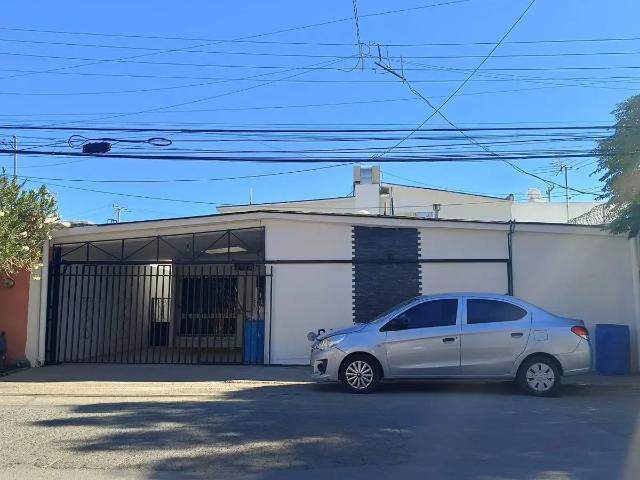 Casa en renta en Los Parques, Juárez, Chihuahua