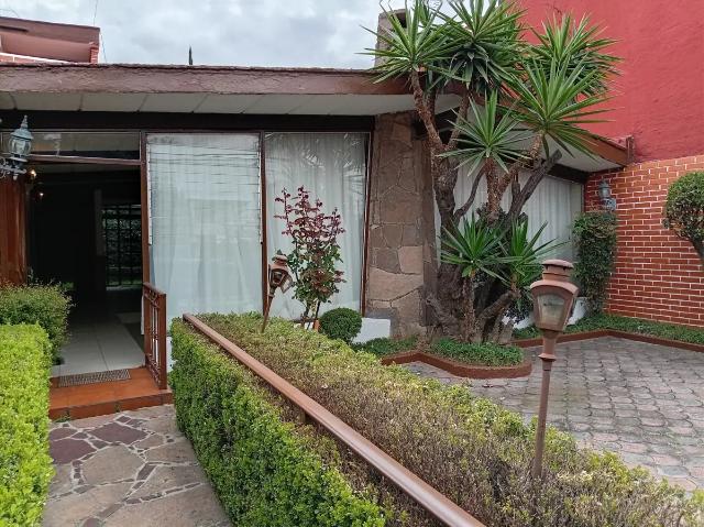 Casa en renta en Los Pastores, Naucalpan de Juárez, México