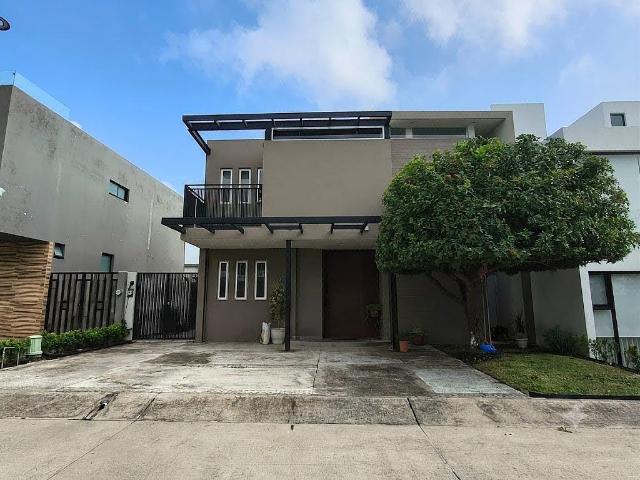 Casa en renta en Los Robles Residencial