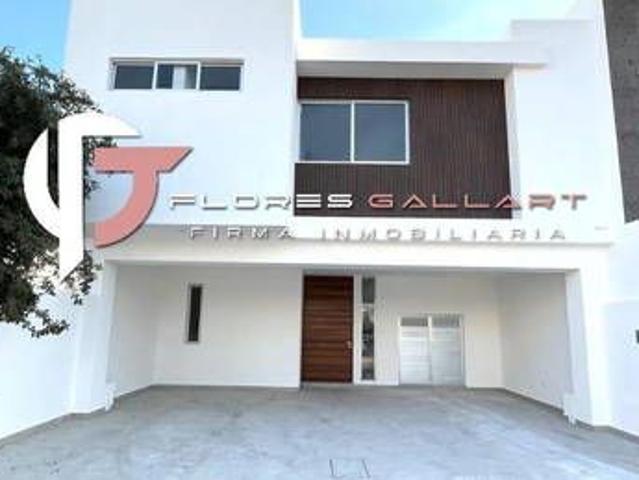 Casa En Renta En Loretta Ll Al Poniente De La Ciudad De Agua