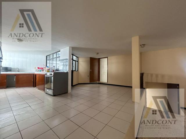 CASA EN RENTA EN PUEBLA, COLONIA LUZ OBRERA, CINCO HABITACIONES, CUARTO DE SERVICIO Y SOTANO A 15 MINUTOS DE PLANTA ARMADORA VW