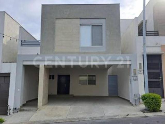 Casa en Renta en Puerta de Hierro Cumbres, Monterrey, N.L