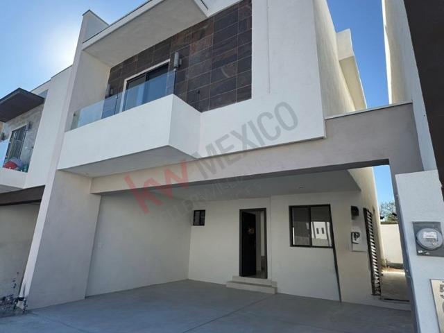 Casa en Renta en Puerta Jardín, Apodaca | Equipada y Privada con Alberca
