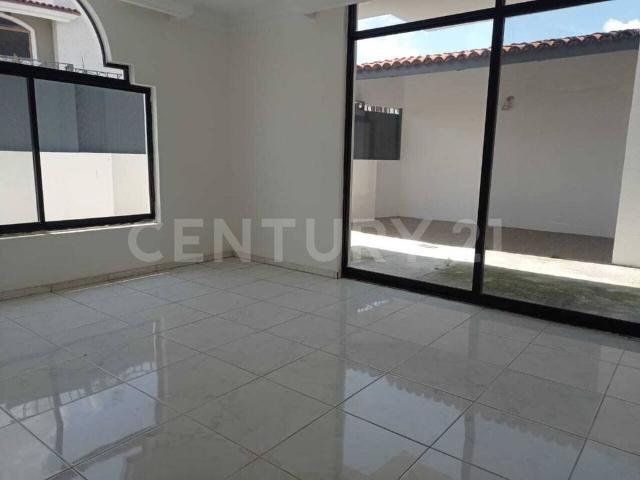 Casa en renta en Puertas del Sol, Virreyes, Zapopan