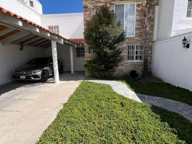 CASA EN RENTA EN PUERTO LAS HADAS A UNA CUADRA DE COLOSIO