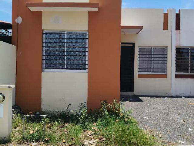 CASA EN RENTA EN PUNTA DIAMANTE