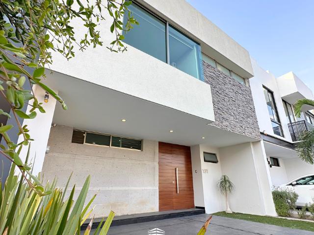 Casa en renta en Punto Sur Este, por Punto Sur precio $27,000 mensuales