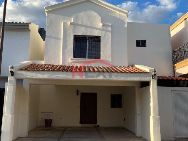 CASA EN RENTA EN PASEO DE LA COLINA