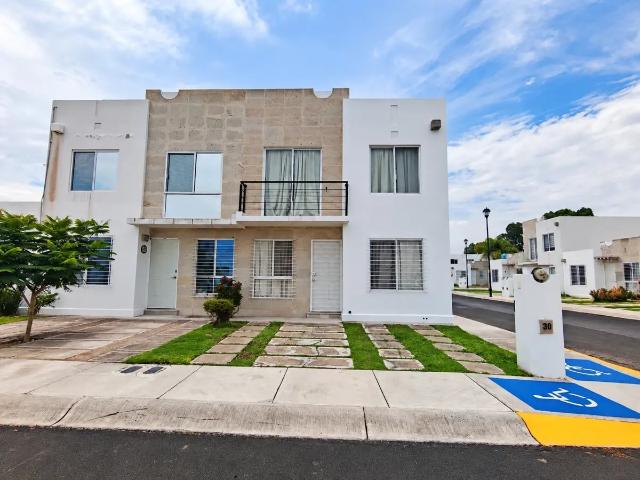 Casa en renta en Paseos del Bosque, Corregidora, Querétaro