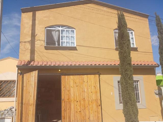 Casa en RENTA en Parajes del Valle