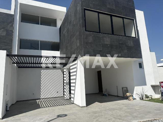Casa en RENTA en Parque Chiapas, Lomas de Angelópolis, Puebla