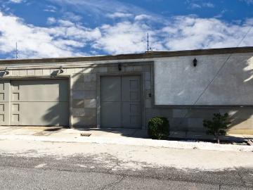 Casa en RENTA en Parque Industrial Santa María