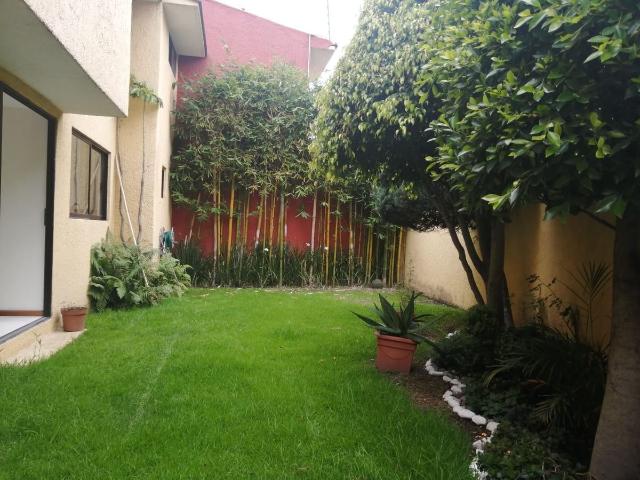 CASA EN RENTA EN PARQUES DE LA HERRADURA