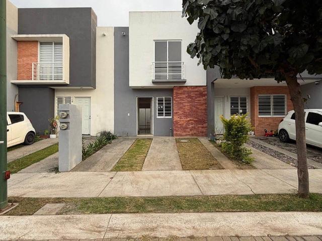 casa en renta en parques de tesistán