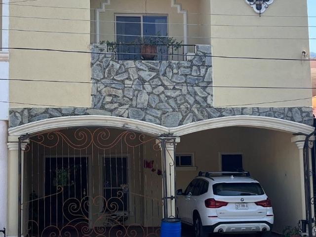 Casa en Renta en Pedregal De Santiago