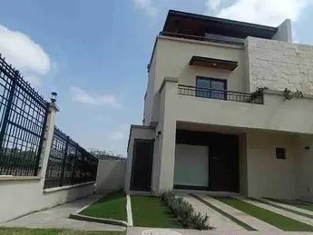 Casa en Renta en Pedregal de Schoesntantt