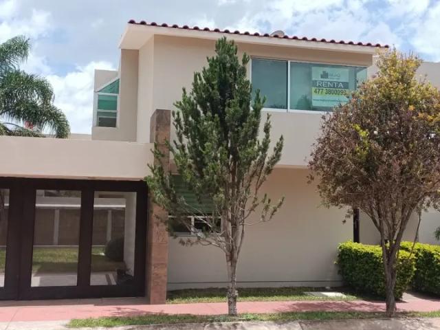CASA EN RENTA EN PEDREGAL DEL GIGANTE LEON GUANAJUATO