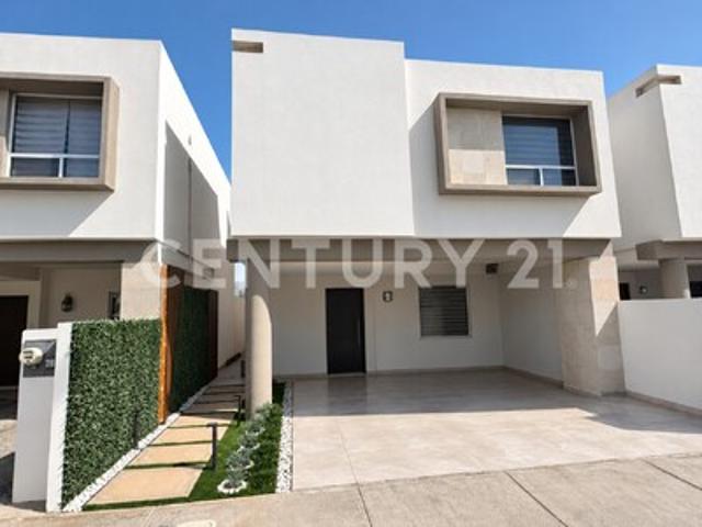 CASA EN RENTA EN PENÍNSULA RESIDENCIAL