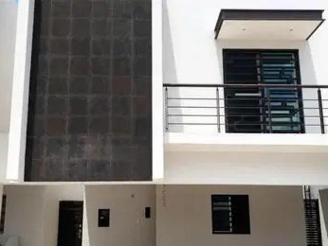 Casa En Renta En Prados De San Lorenzo, 3 Recámaras, 2.5 Bañ